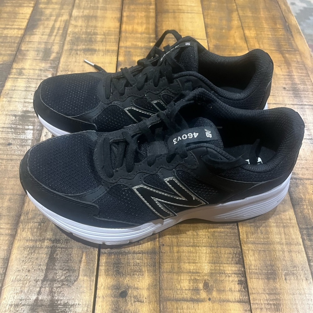 New Balance 460 v3 running shoes in a black and white